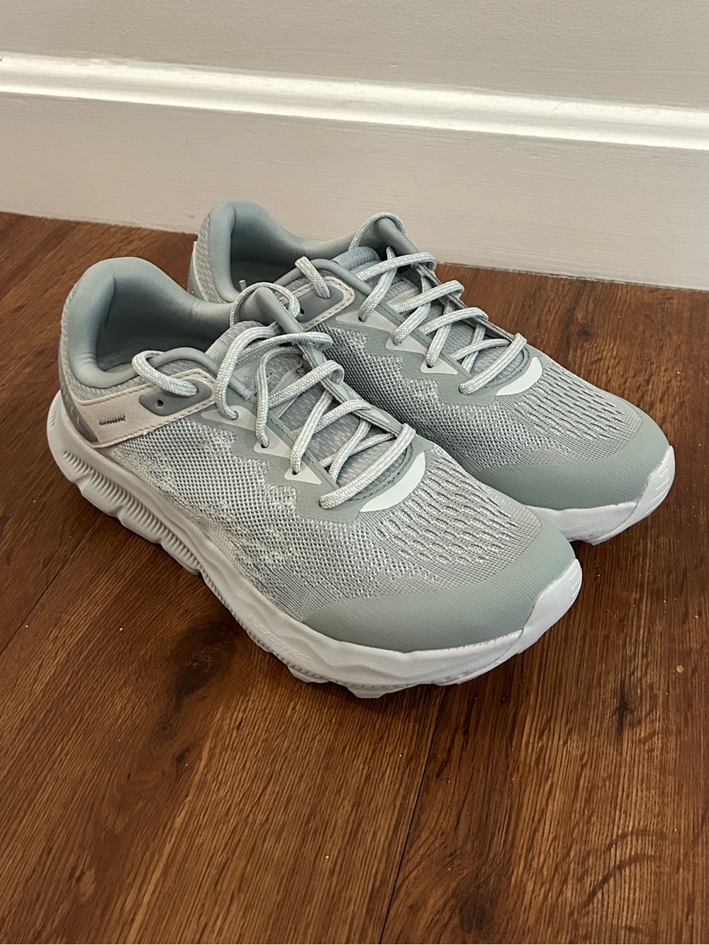 NWT Women’s Merrell Calcite Gray Antora Trail Running Shoes - Picture 3 of 8